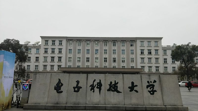 在市场上，众多品牌推出了各自的儿童学习平板，以下列举几个知名品牌的产品特点：
